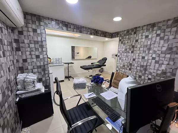 casas - vendo casa como 2 locales comercial, urb Fernandez 8