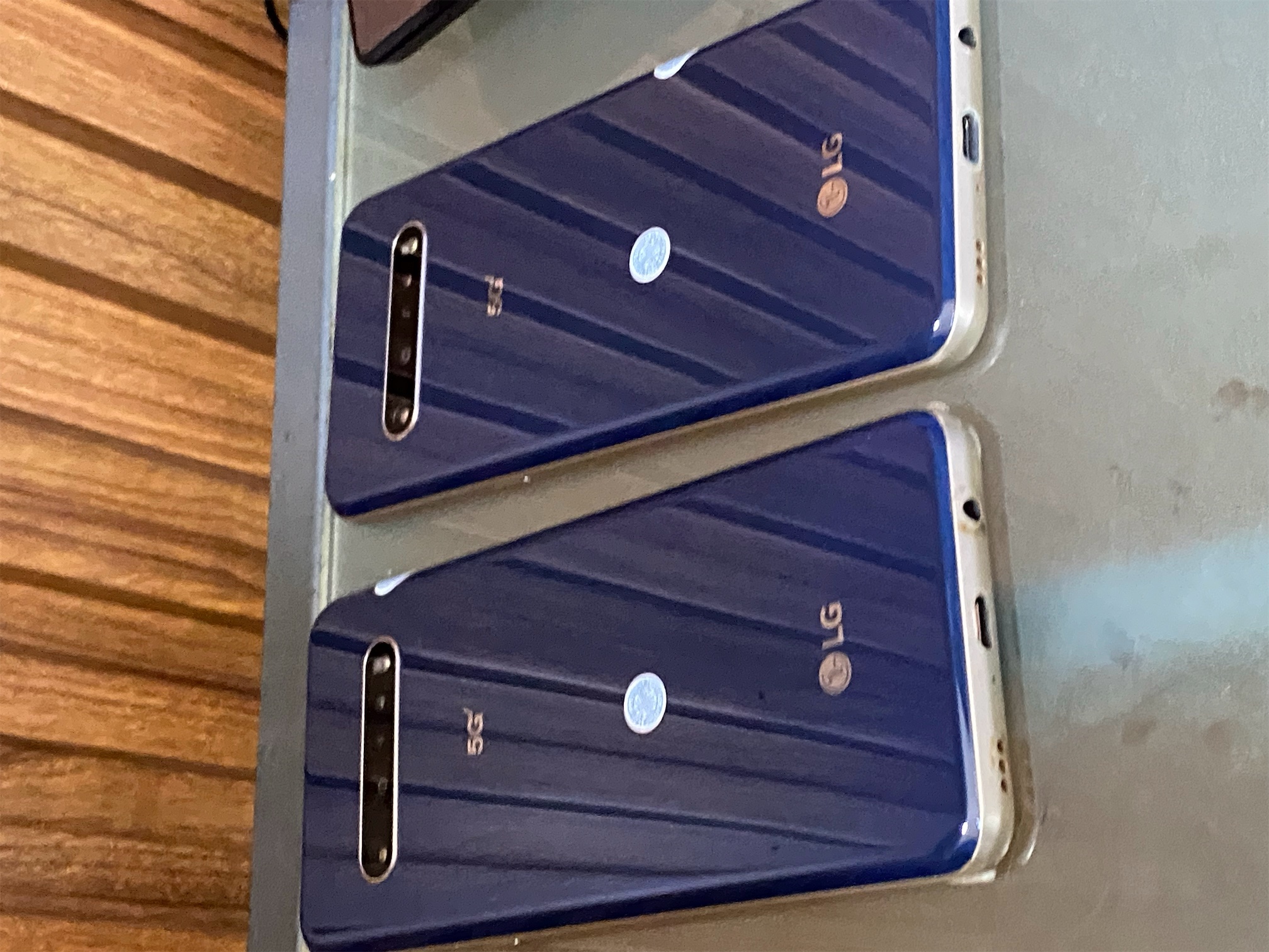 celulares y tabletas - LG V60  3