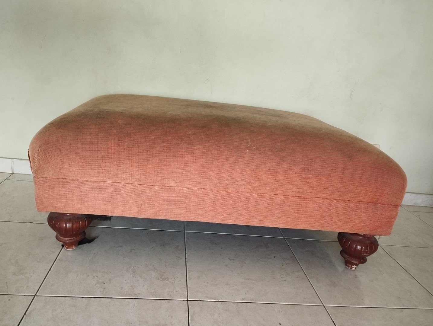 muebles y colchones - Juego de sala de caoba de 4 piezas. Sofa, mesa, dos butacas y otoman  4