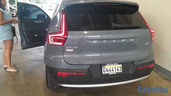 jeepetas y camionetas - VENDO VOLVO XC 40 EXCELENTE CONDICIONES (NEGOCIABLE) 3
