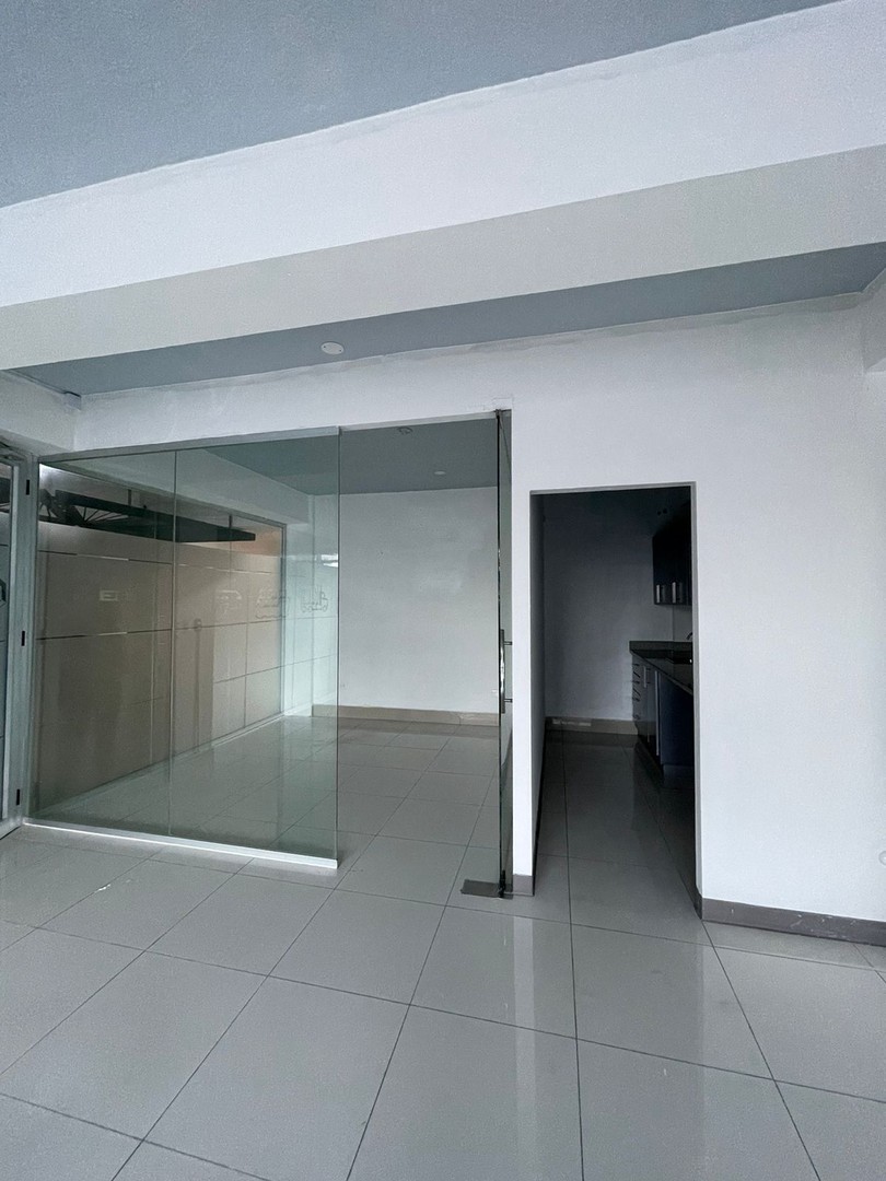 oficinas y locales comerciales - Alquilo Local En Los Prados Con Excelente Ubicación CÓDIGO: PD09

 5
