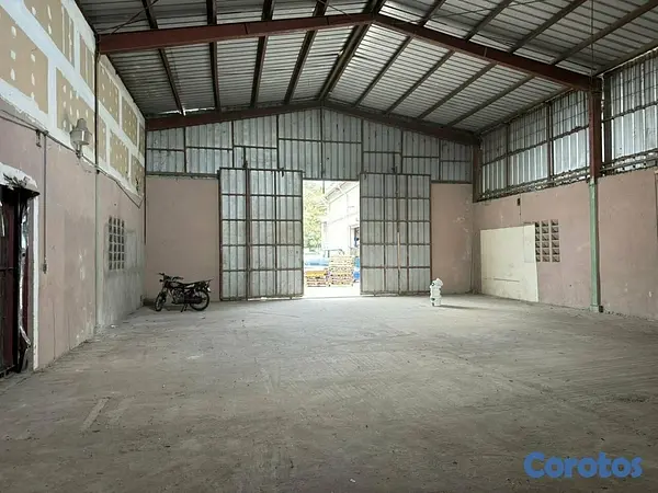 oficinas y locales comerciales - Nave Industrial en la Autpista Duarte km 14 Proxim 2