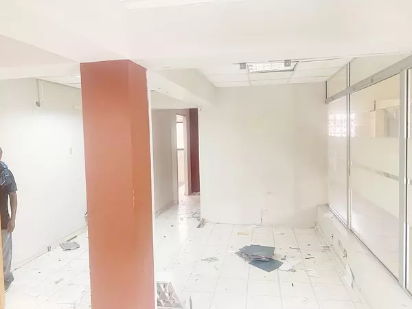 oficinas y locales comerciales - Local en el Millon 2