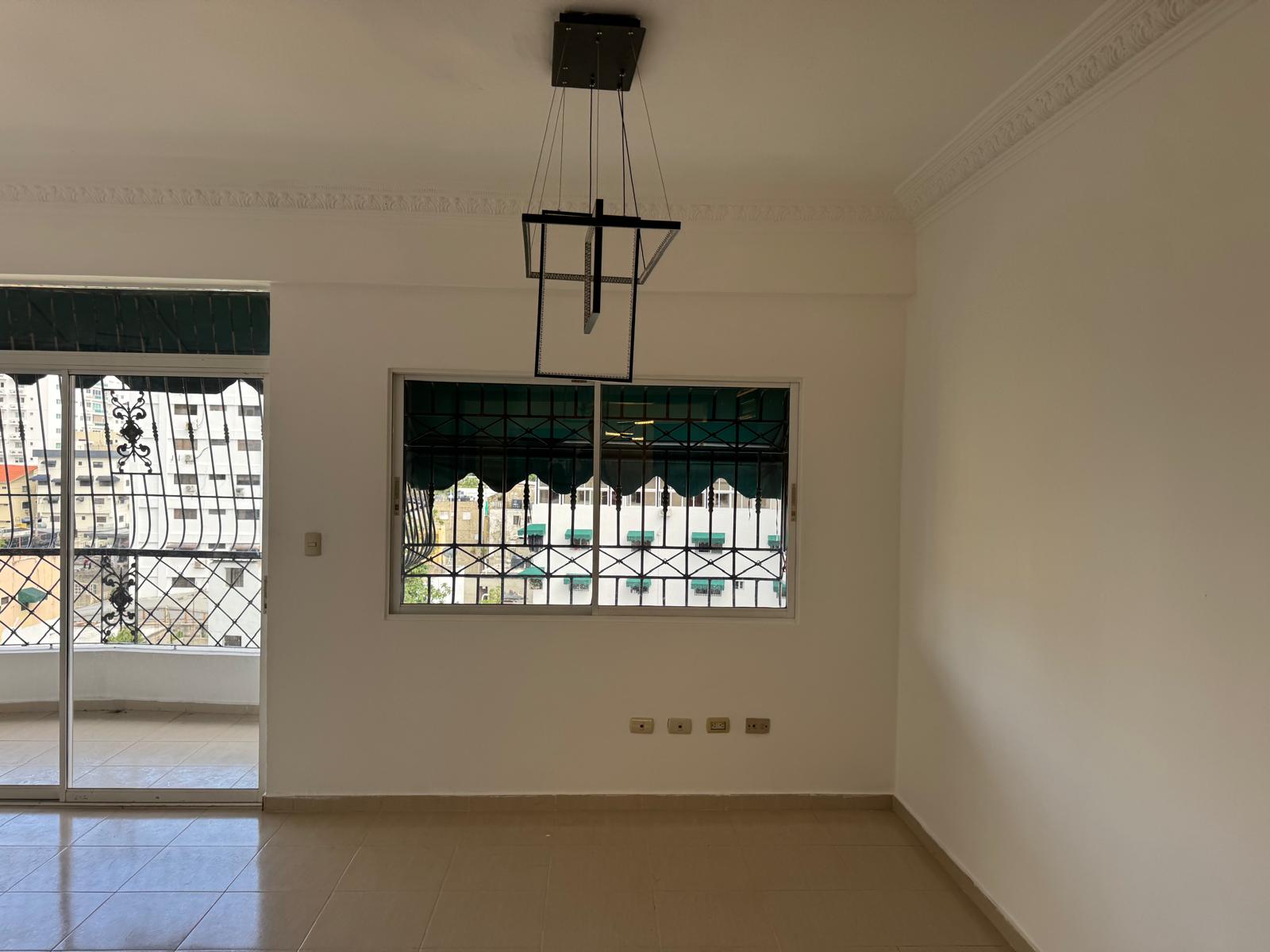 apartamentos - ALQUILO APARTAMNETO EN EVARISTO MORALES 8