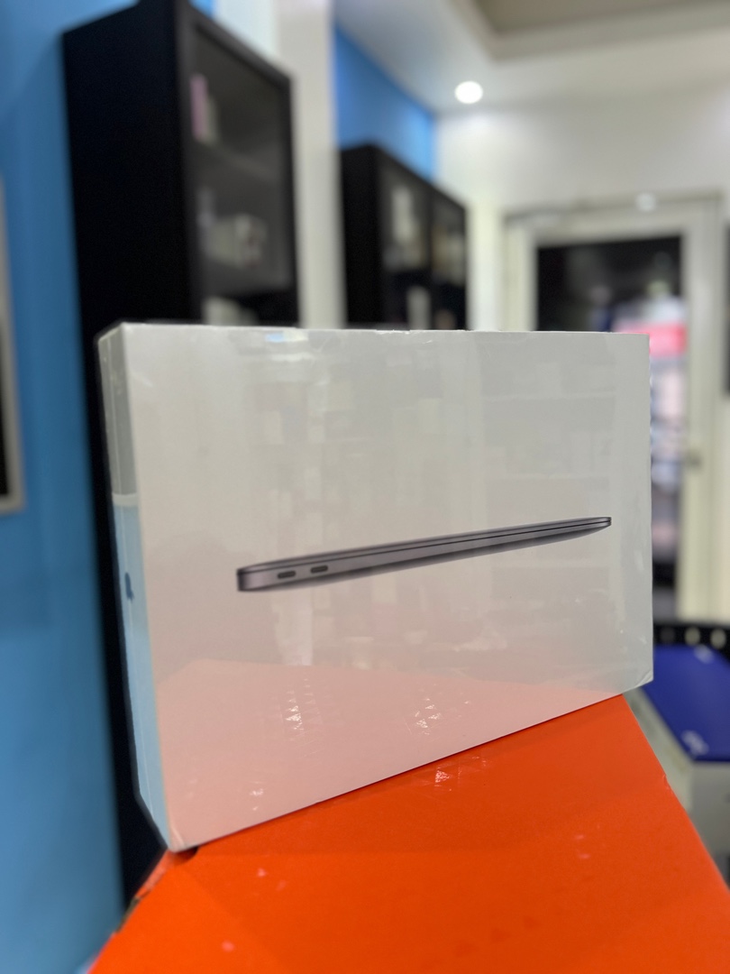computadoras y laptops - MacBook Air 13.1 inch M1 Apple chip| 256GB SSD | 8GB Ram Sellada RD$ 49,500 NEG