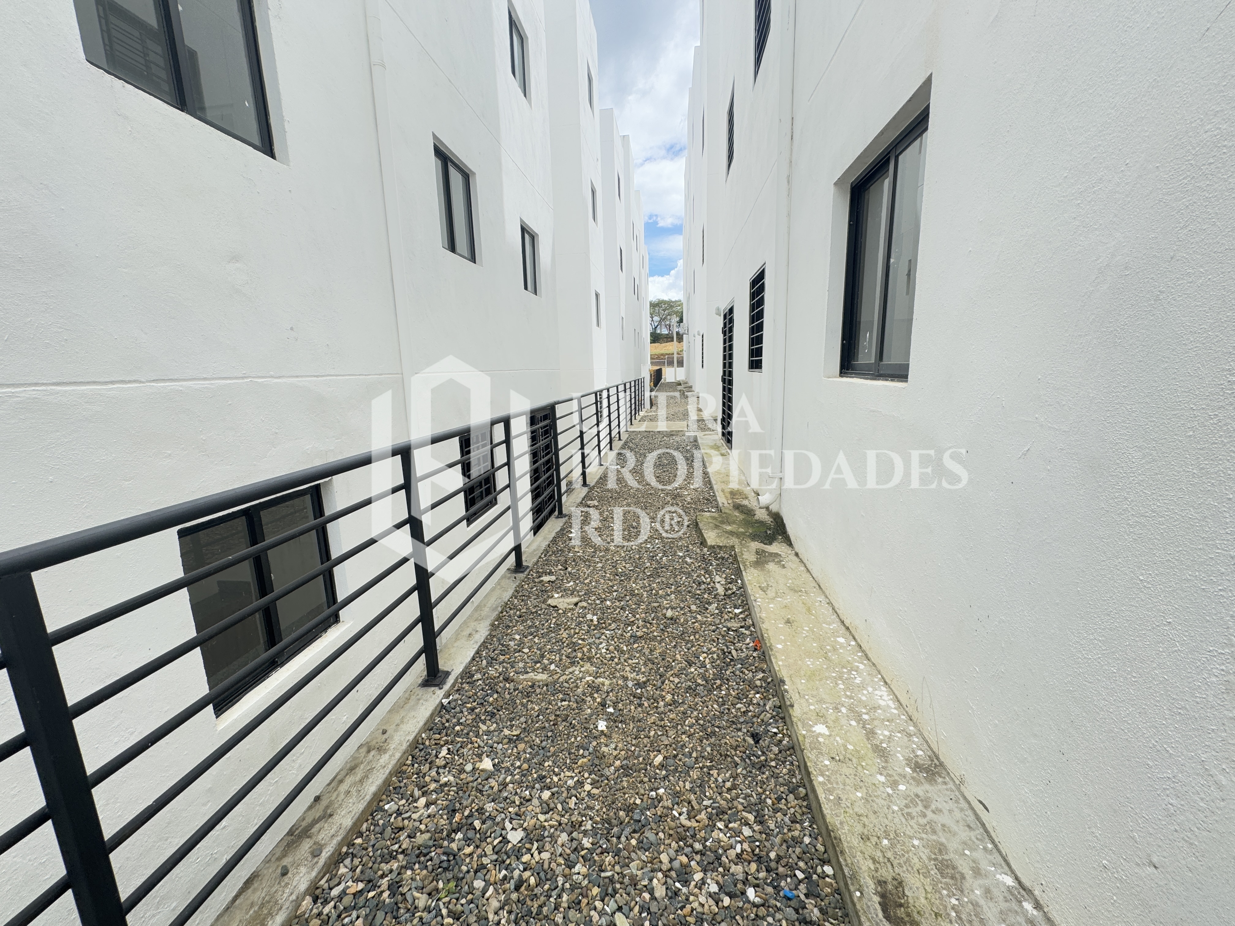 apartamentos - APARTAMENTO EN VENTA PRIMER NIVEL CON PATIO. 7