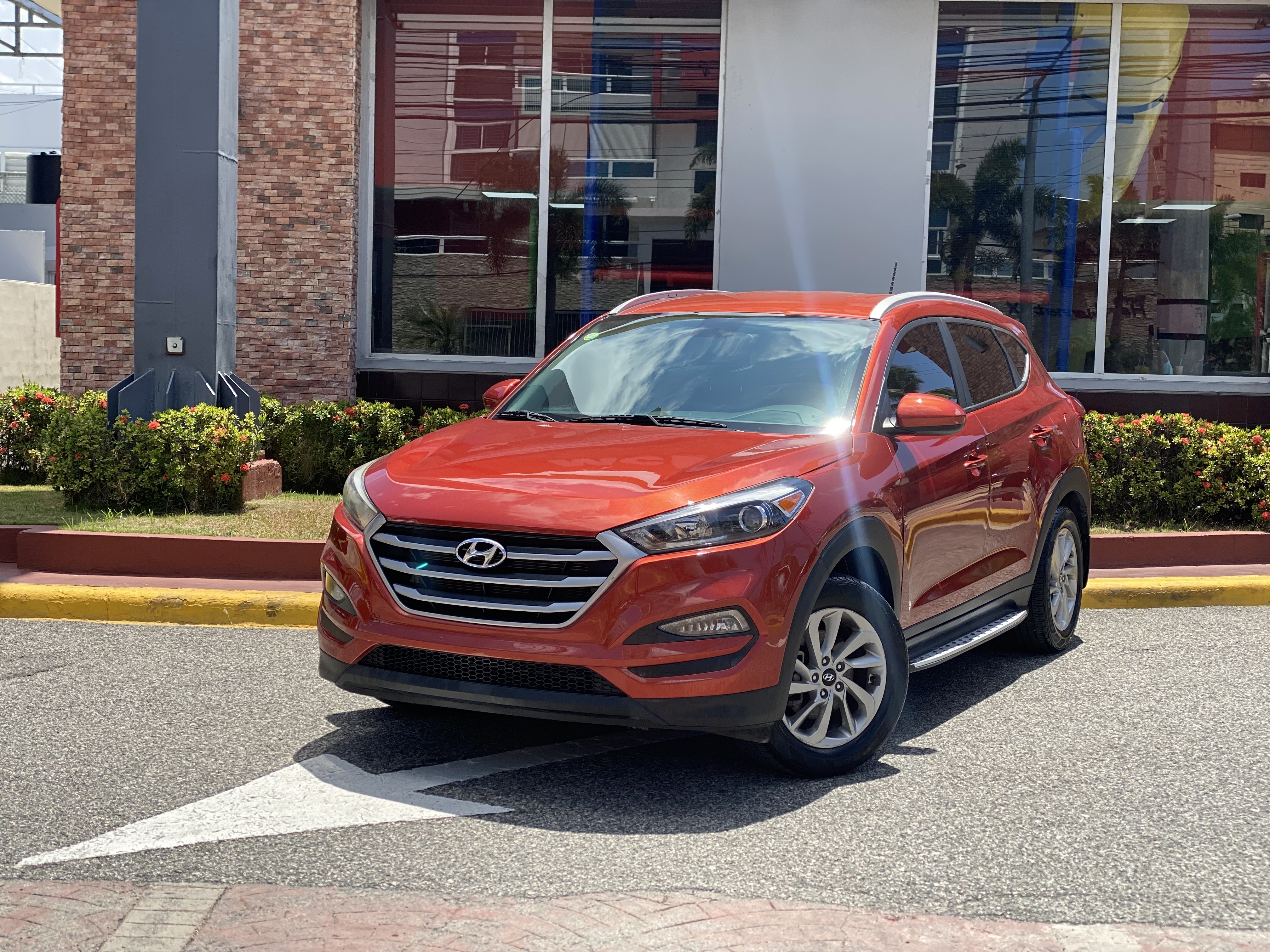 jeepetas y camionetas - HYUNDAI TUCSON AWD 2017