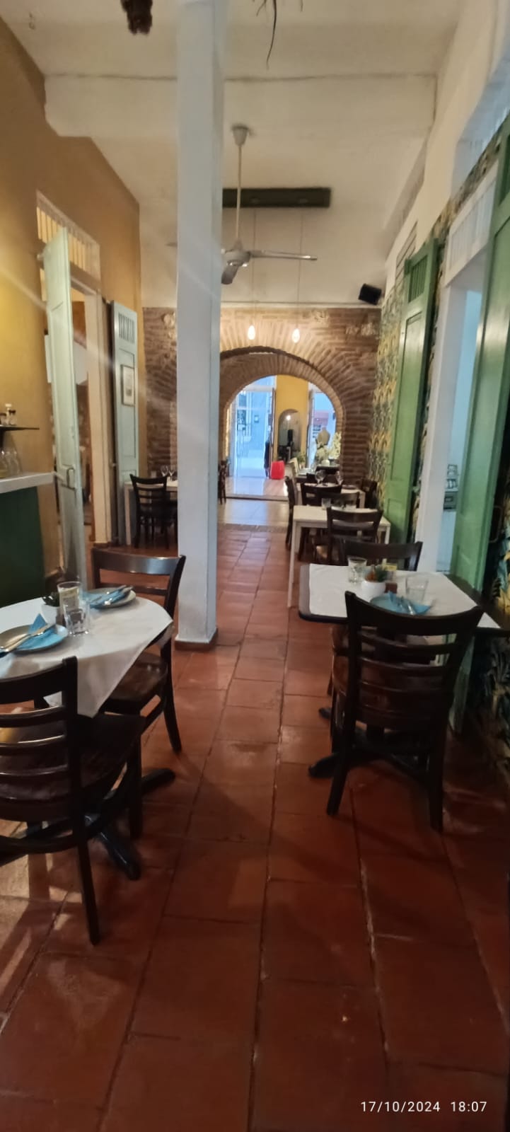 oficinas y locales comerciales - TRASPASO RESTAURANTE ZONA COLONIAL 2