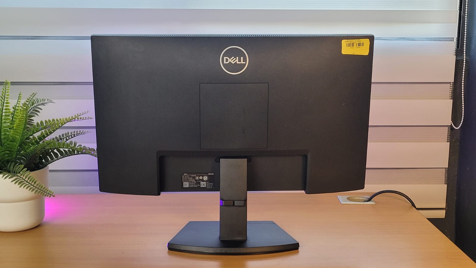 computadoras y laptops - Monitor Dell 22 PLG , HDMI ,  SE2222H  1