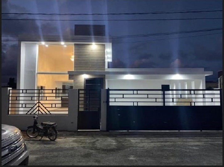 casas vacacionales y villas - Villa en el Ejecutivo Bavaro de 3 habitaciones Nueva  0