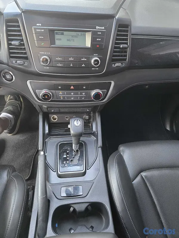 jeepetas y camionetas - KGM REXTON 2021 GRIS OSCURO DIESEL 5