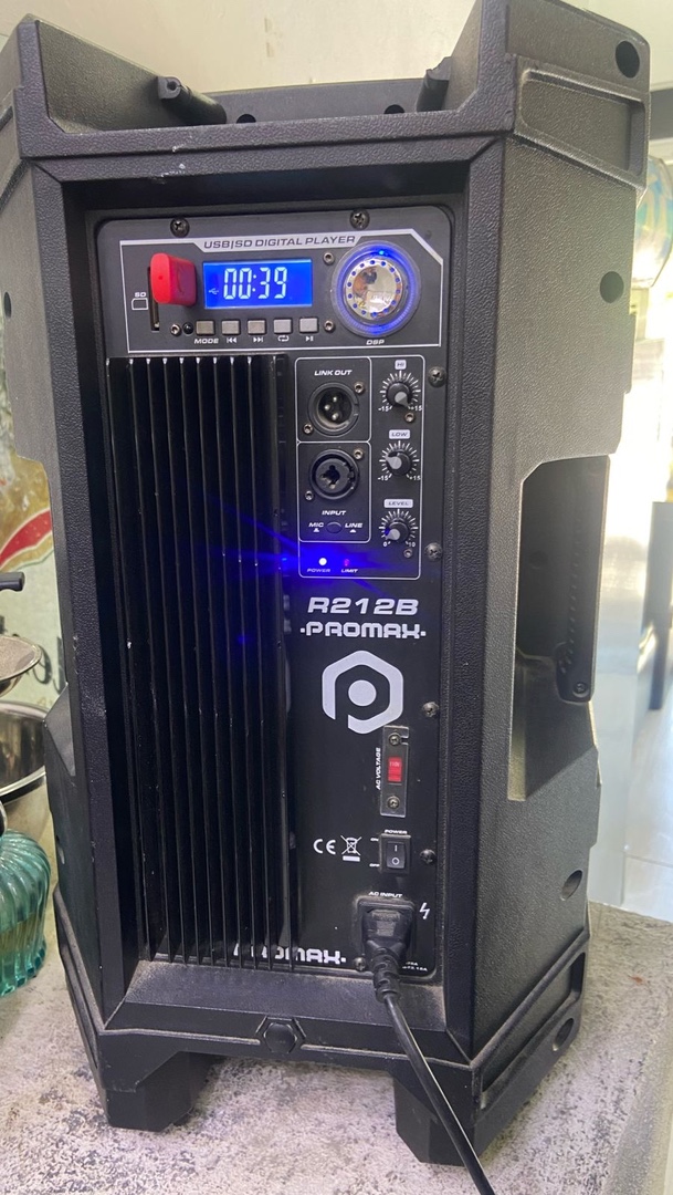 camaras y audio - Bocina usada,PROMAX R212BNúm.809-814-0923 what
