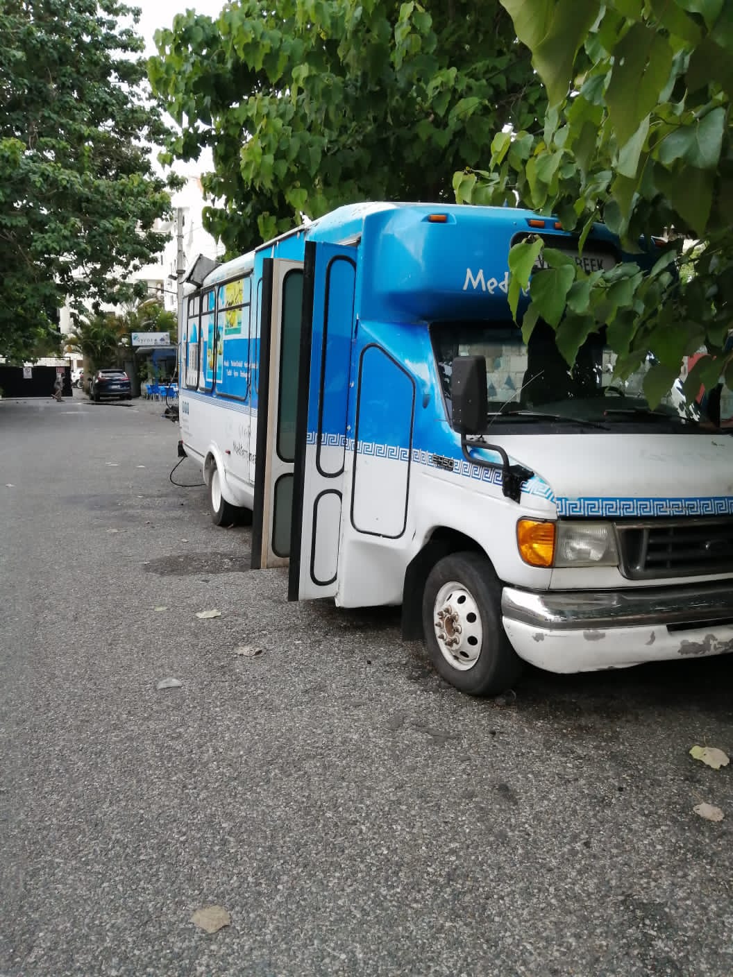 equipos profesionales - Food Truck Bus 1