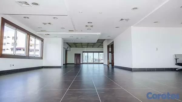 oficinas y locales comerciales - Local comercial de 208 metros en La Julia 6