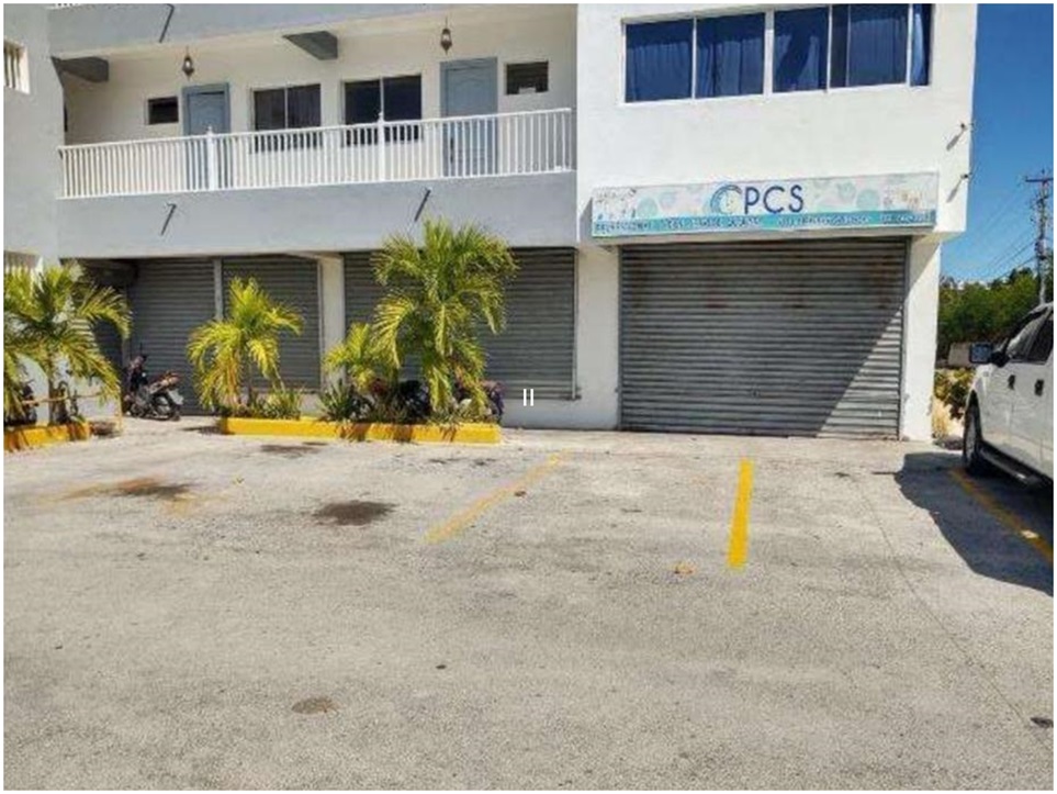 oficinas y locales comerciales - Local Comercial de 485 Mts.2 en BAVARO,  Av Estados Unidos de BAVARO, Punta Cana 2