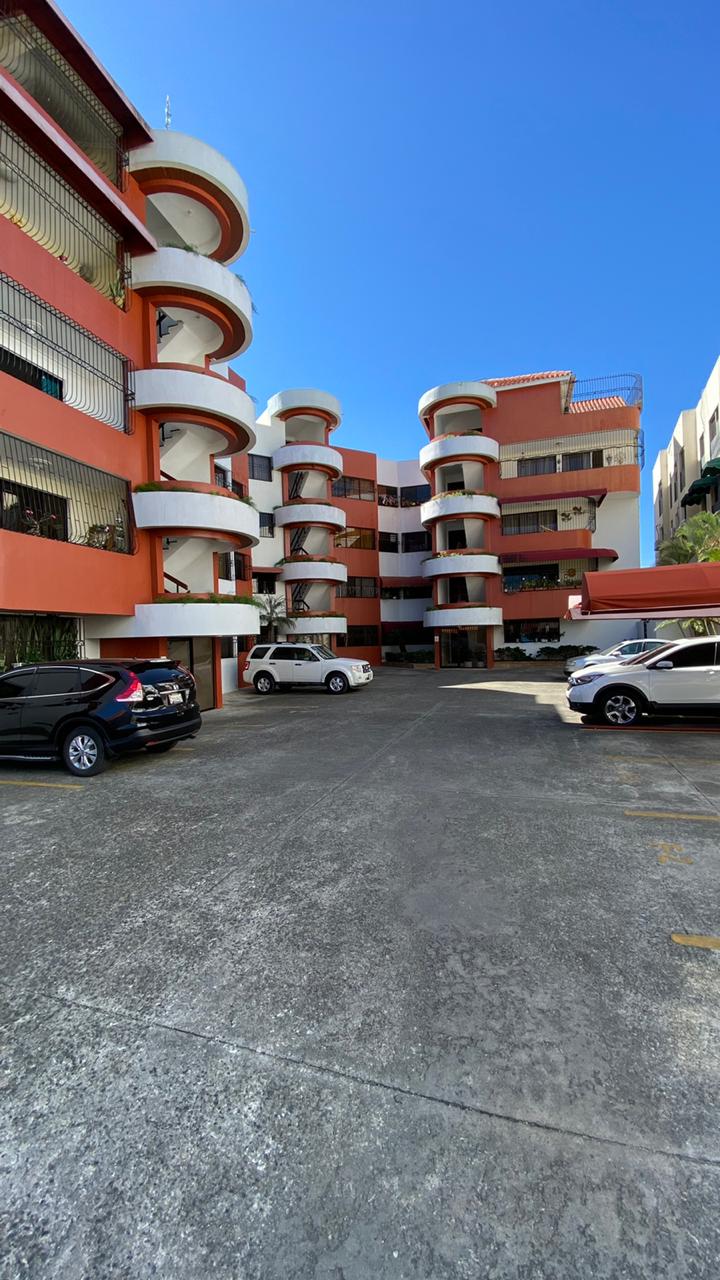 apartamentos - *ALQUILER AMUEBLADO* 4to Nivel - 1 Habitacion - LA MORALEJA - SANTIAGO