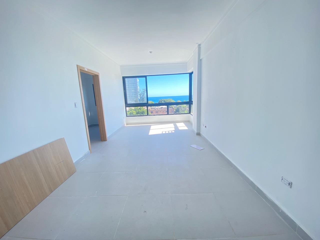 apartamentos - Apartamento en Venta
•ZONA UNIVERSITARIA
Piso 6: Bloque C .2 hab. USD180,000 7