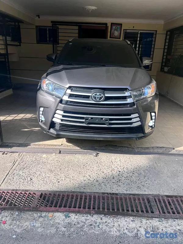 jeepetas y camionetas - Toyota higlander xle 2019 8