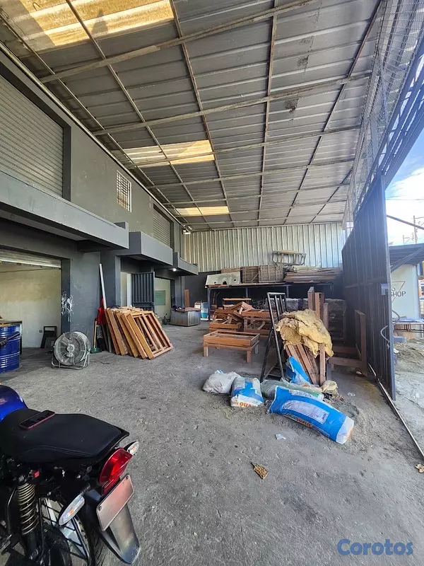 oficinas y locales comerciales - nave manoguayavo vendo de dos niveles 442 mtrs  3