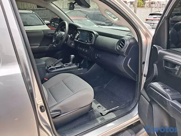 jeepetas y camionetas - Toyota Tacoma SR 2020 2