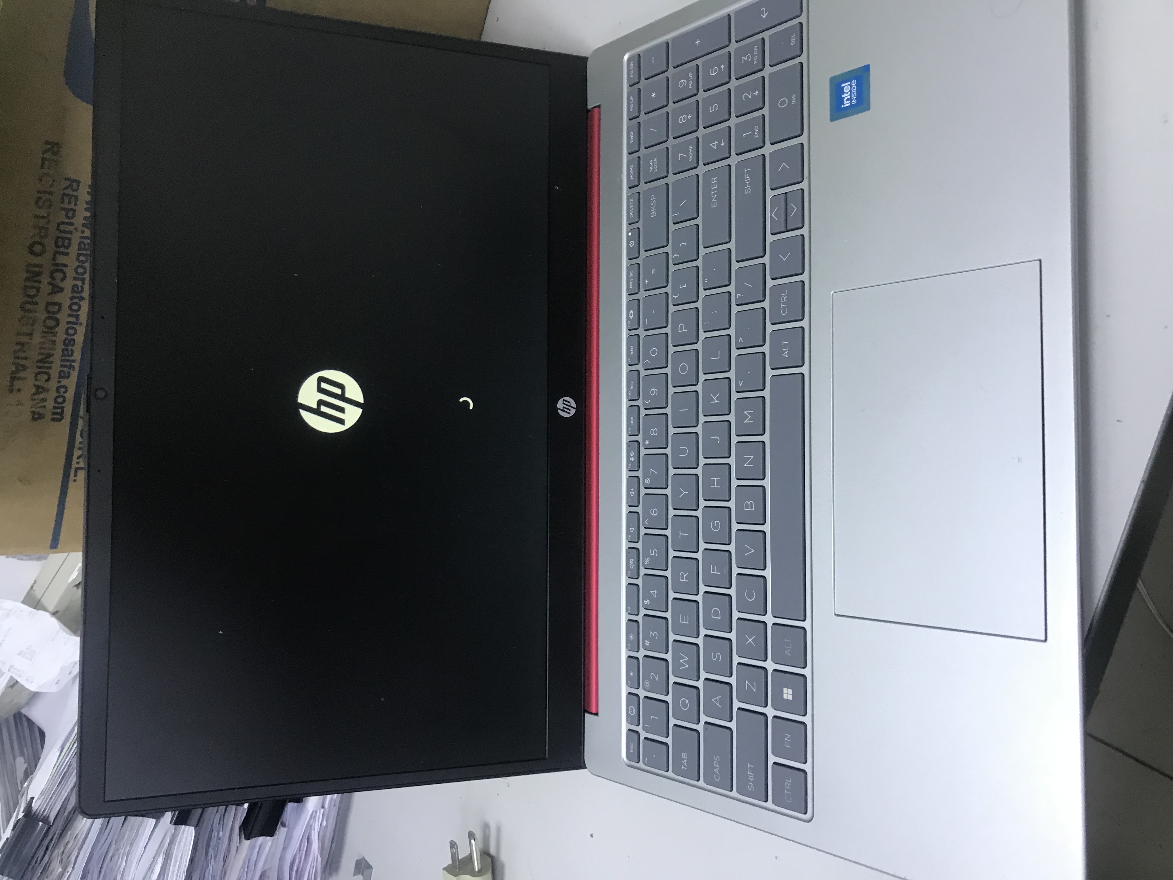 computadoras y laptops - Laptop HP 15 2024, como nueva,  1