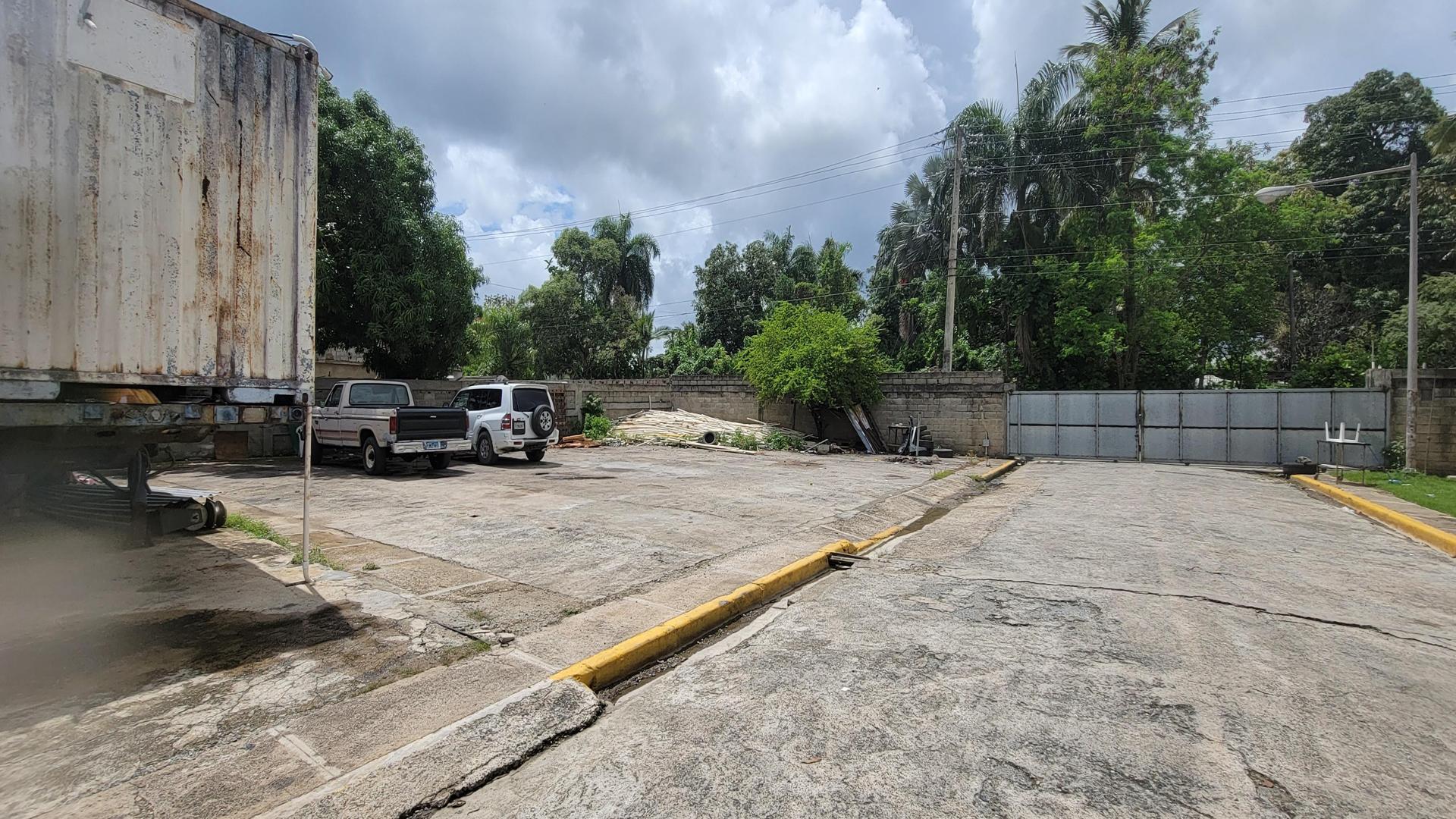 otros inmuebles - Alquiler de Nave en Autopista Duarte 4