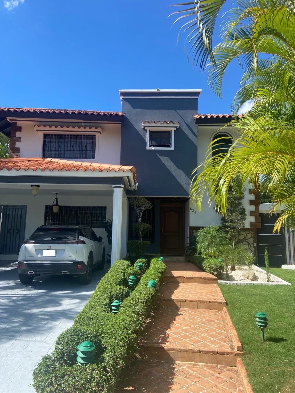 casas - venta de casa en cuesta hermosa III con piscina Distrito nacional Santo Domingo  9