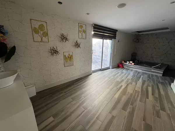 casas - vendo casa como 2 locales comercial, urb Fernandez 9