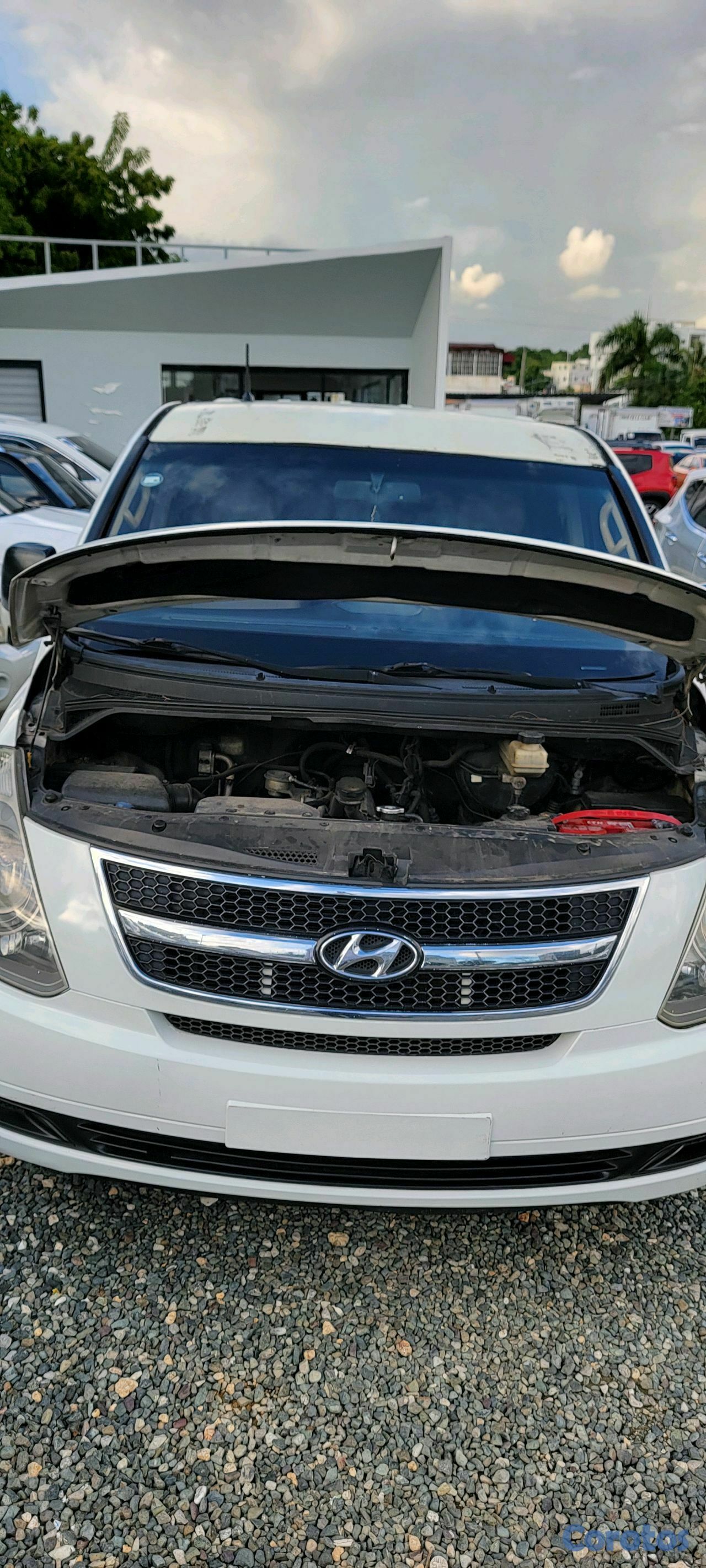 jeepetas y camionetas - HYUNDAI  H1  2011 5