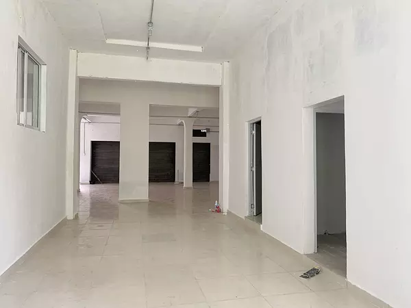 oficinas y locales comerciales - Local en la Duarte Primer nivel 2
