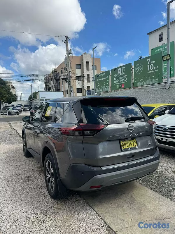 jeepetas y camionetas - Nissan Rogue SV 2022 5