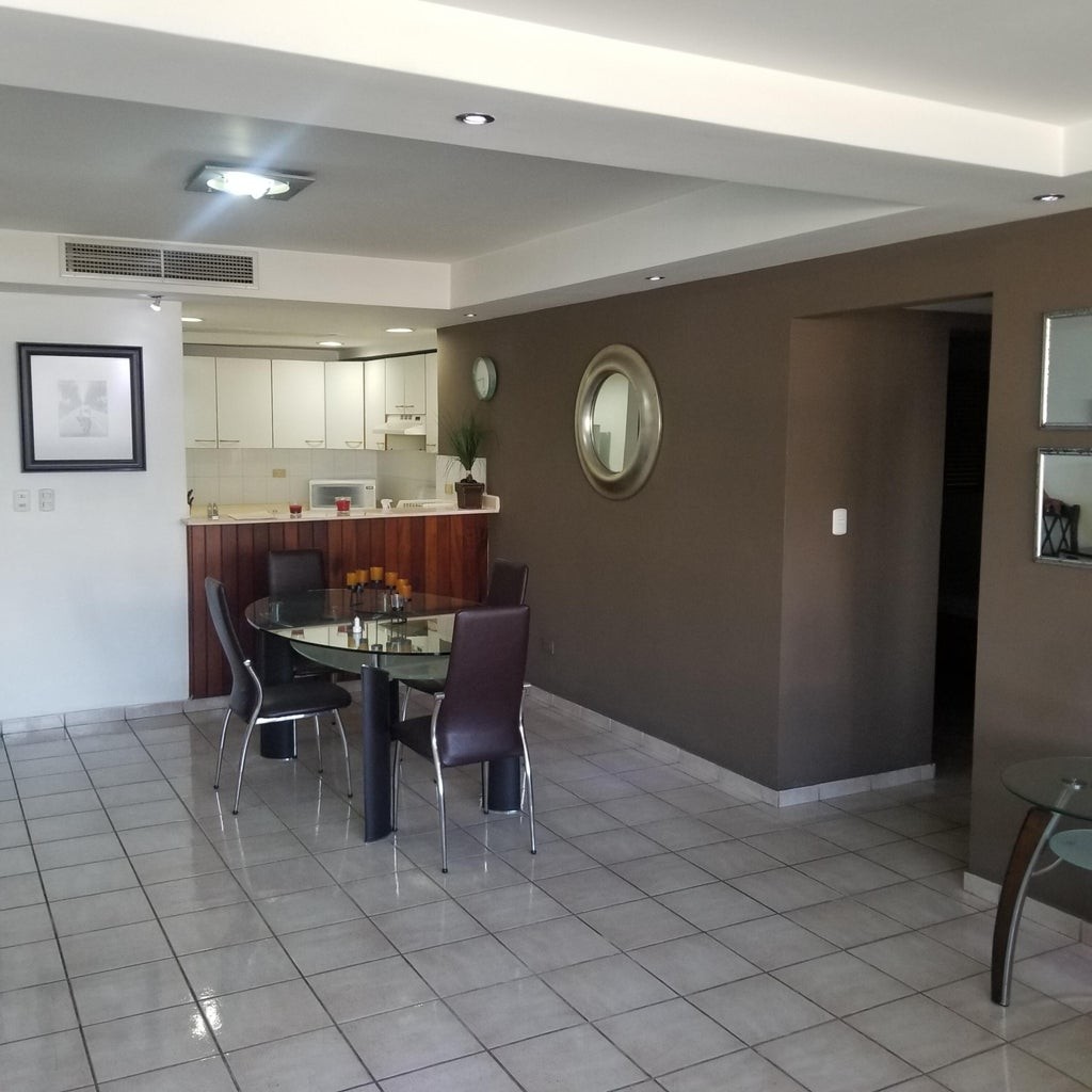 apartamentos -  Apartamento de Dos Habitaciones en Alquiler Amueblado 4