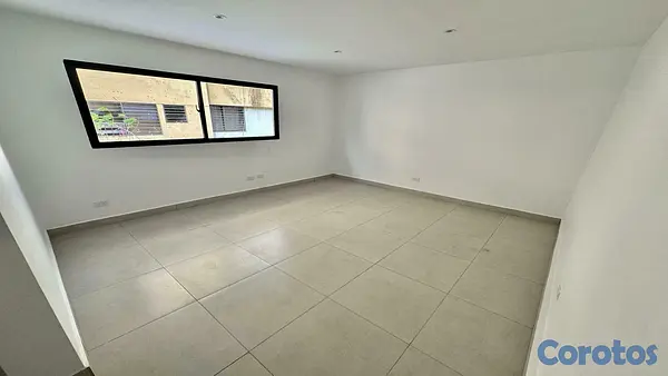 oficinas y locales comerciales - Local Comercial Nuevo en La Julia 6