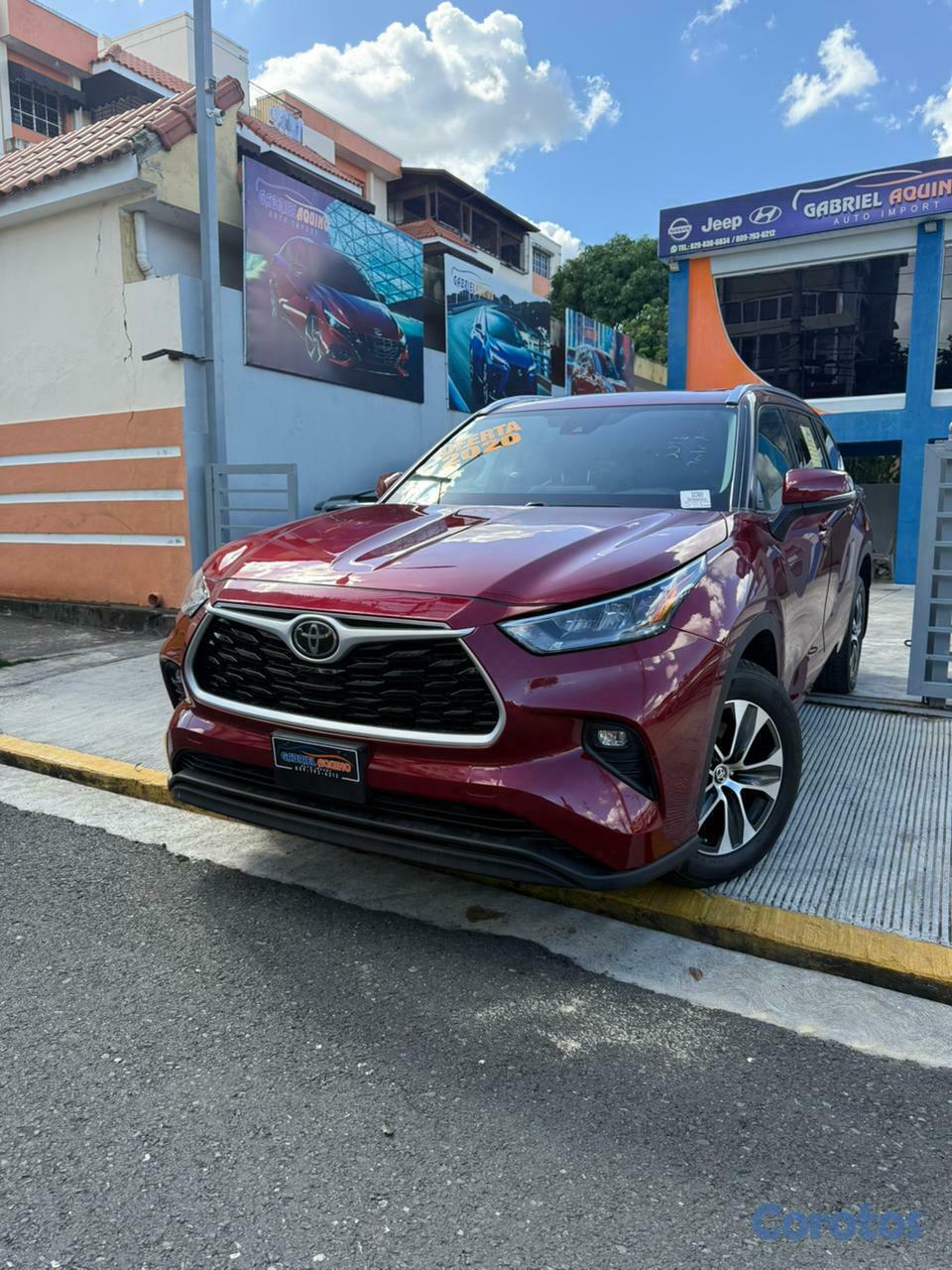 jeepetas y camionetas - Toyota highlander  2020 XLE  9