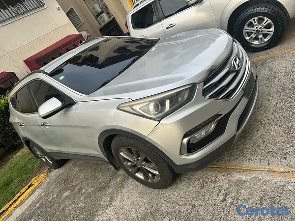 jeepetas y camionetas - Hyundai Santa Fe 2016 DOHC 3