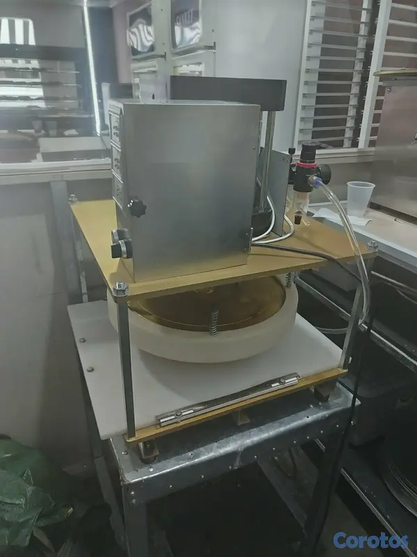 equipos profesionales - Prensa idraulica para pizza  2