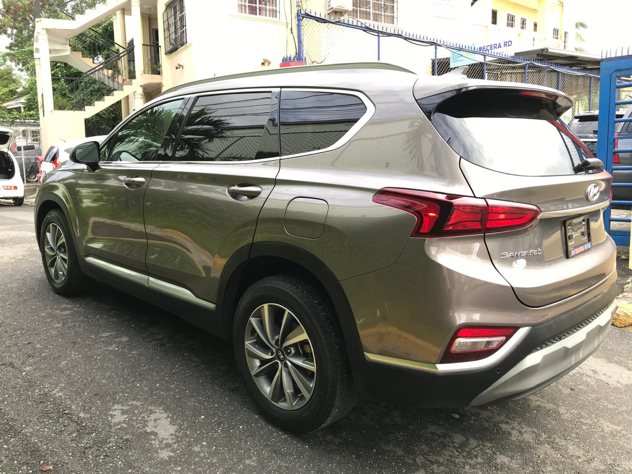 jeepetas y camionetas - HYUNDAI SANTA FE SEL 2019 5