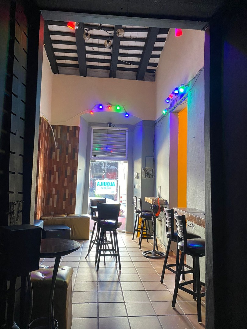 oficinas y locales comerciales - Alquiler Bar Amueblado Ubicado en la Zona Colonial, Santo Domingo 2