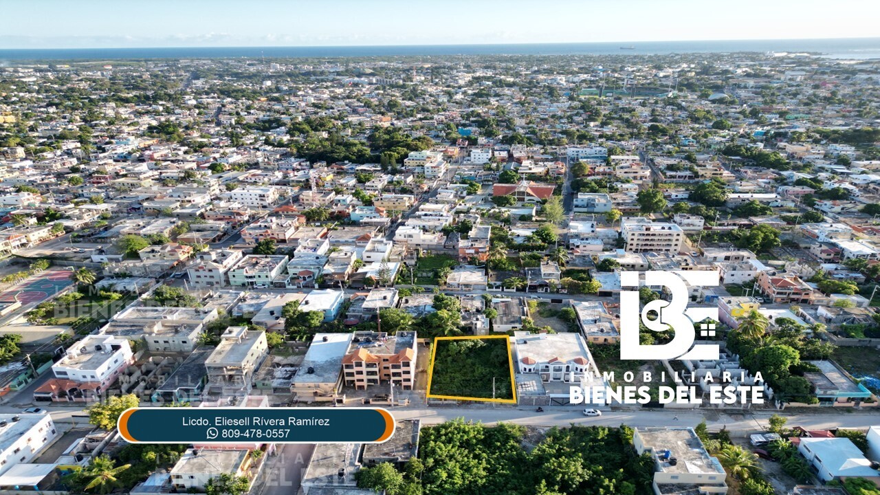 solares y terrenos -  SOLAR de 600 Metros en Ubicado en el Juan Pablo Duarte 4