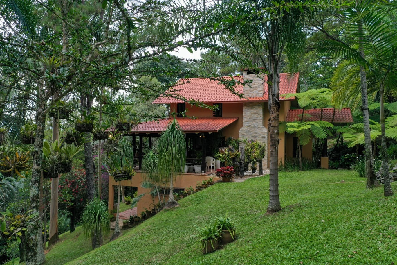 casas vacacionales y villas - Espectacular Villa en Monte Bonito, Jarabacoa 