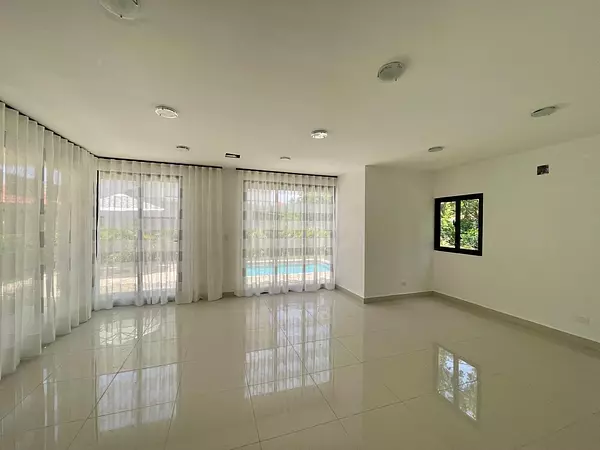 casas vacacionales y villas - VILLA EN VENTA NUEVA – JUAN DOLIO 8
