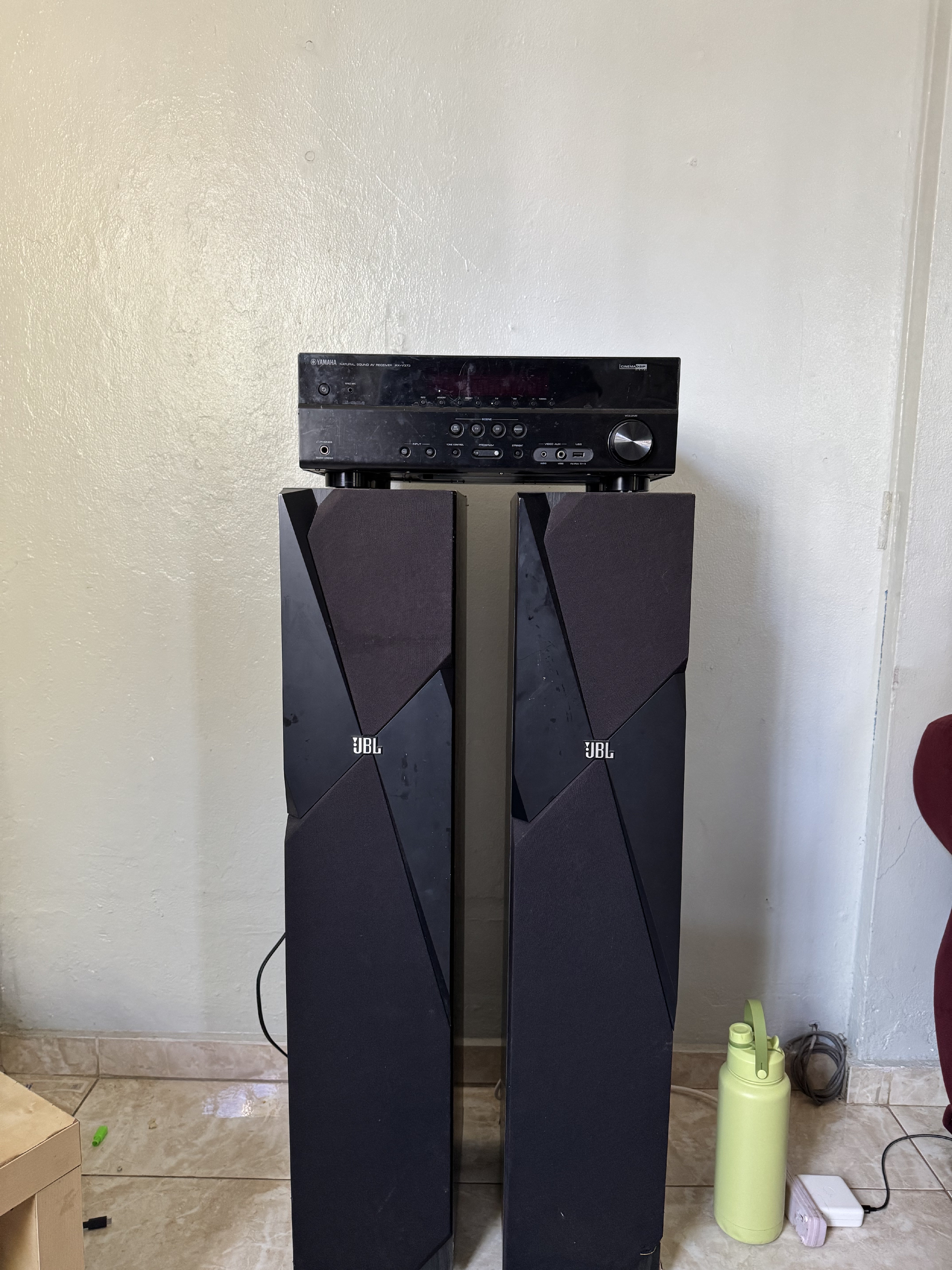 camaras y audio - Yamaha Reciever + JBL Bocinas 0