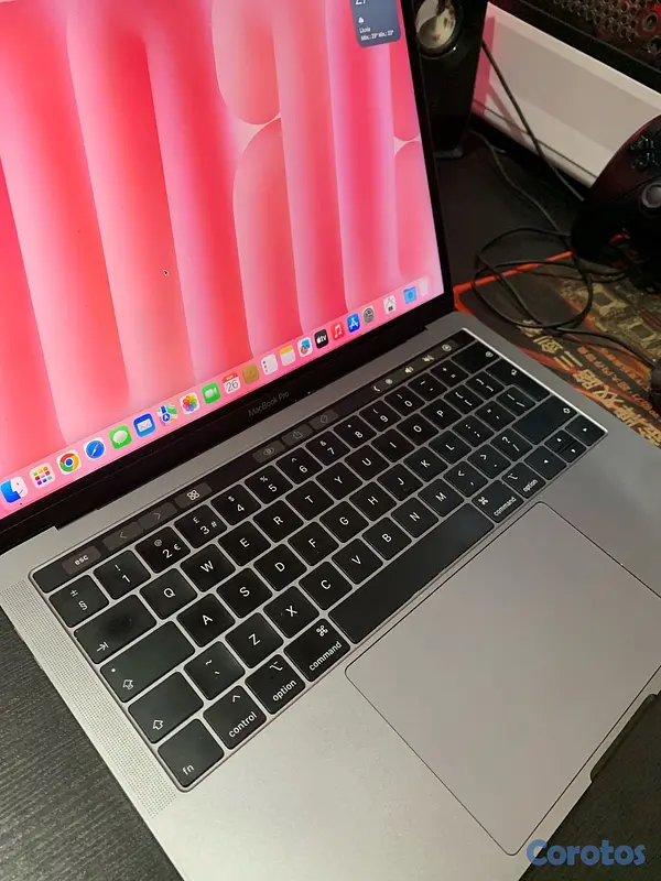 computadoras y laptops - MacBook Pro 2018 16RAM 256SSD TouchBar+TouchID 6
