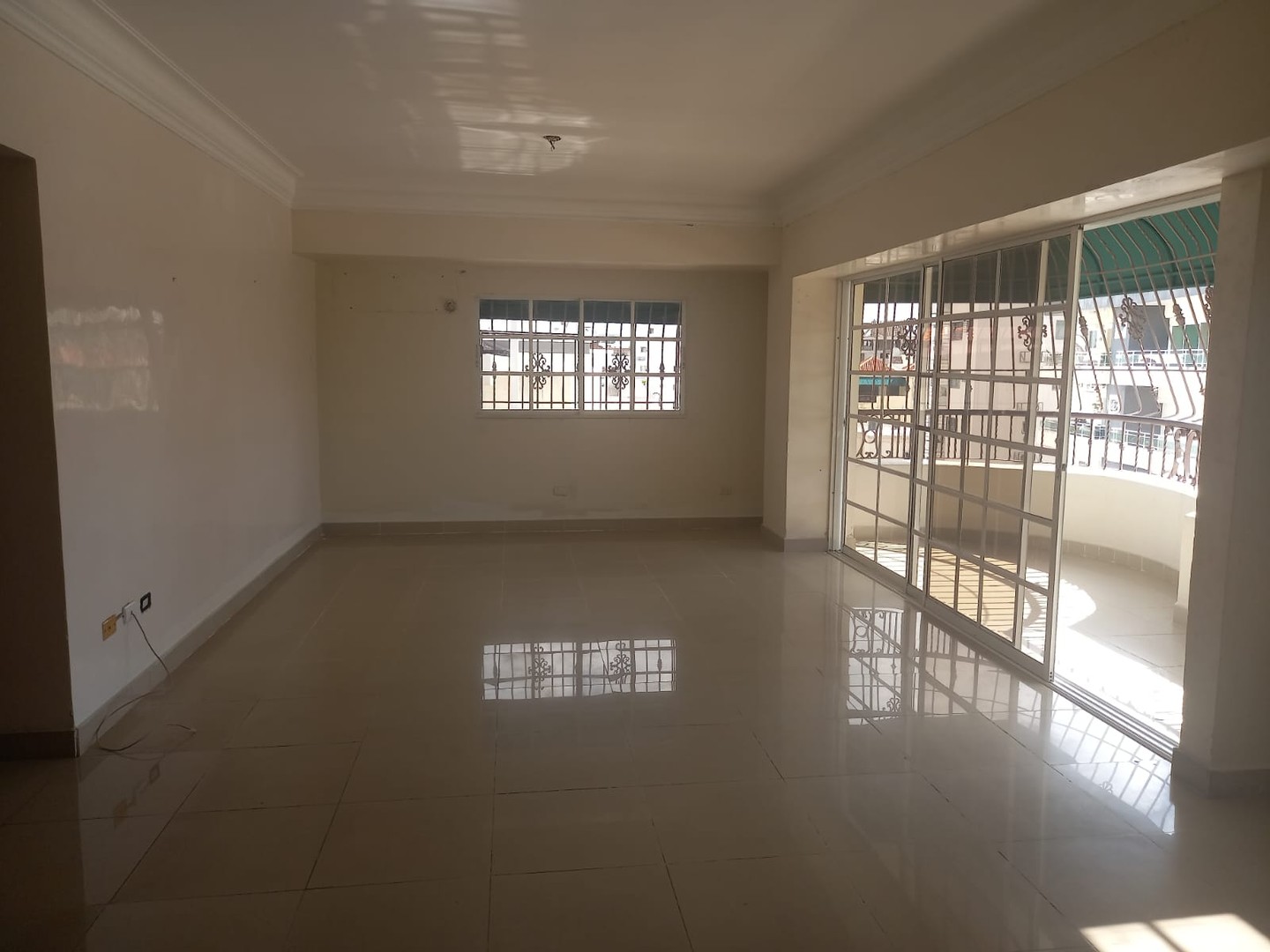 apartamentos - ALQUILO Apartamento de 215 metros en Bella vista a pocos metros de Downtown 1