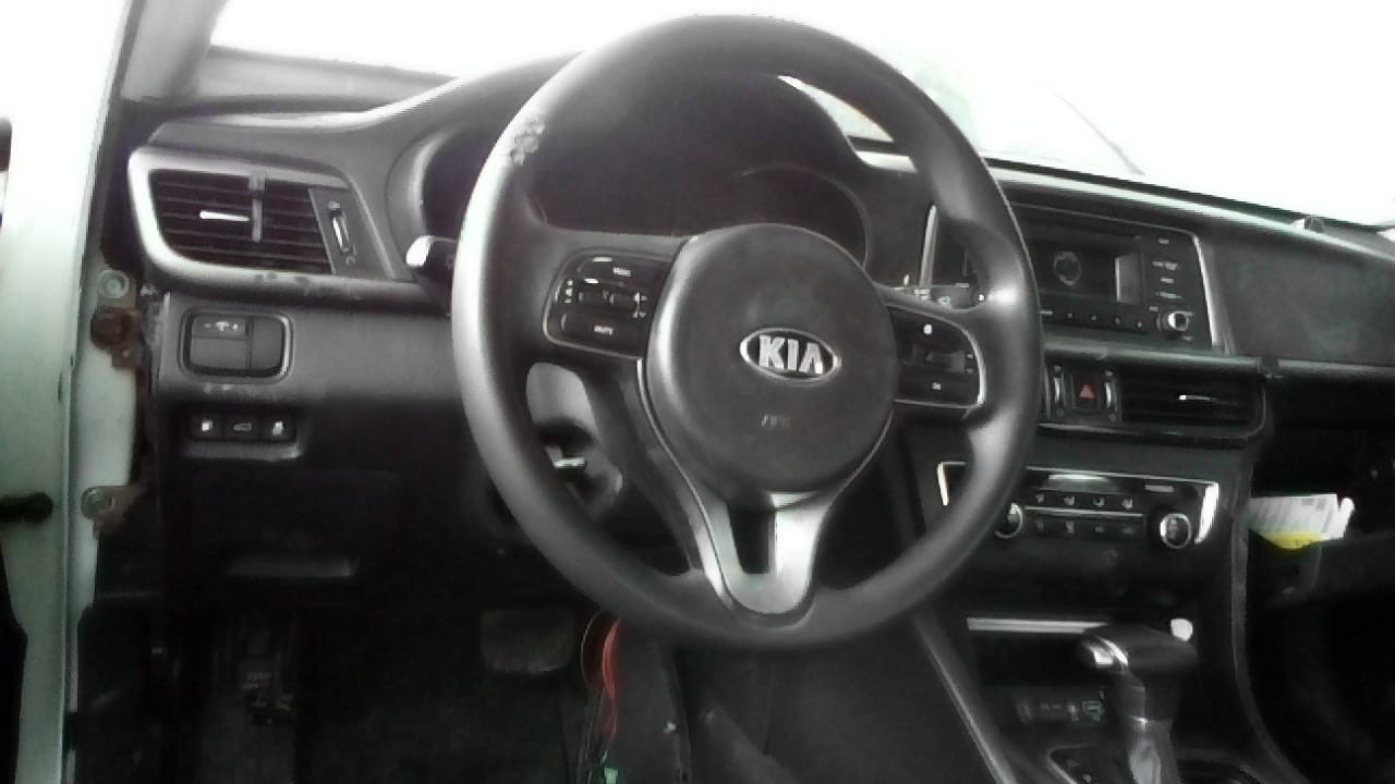 carros - KIA K5 2017 BLANCODESDE: RD$690,100.00 1