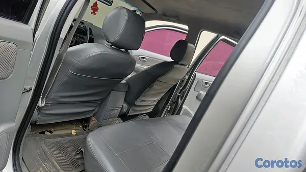 jeepetas y camionetas - Toyota hilux 4x4 7