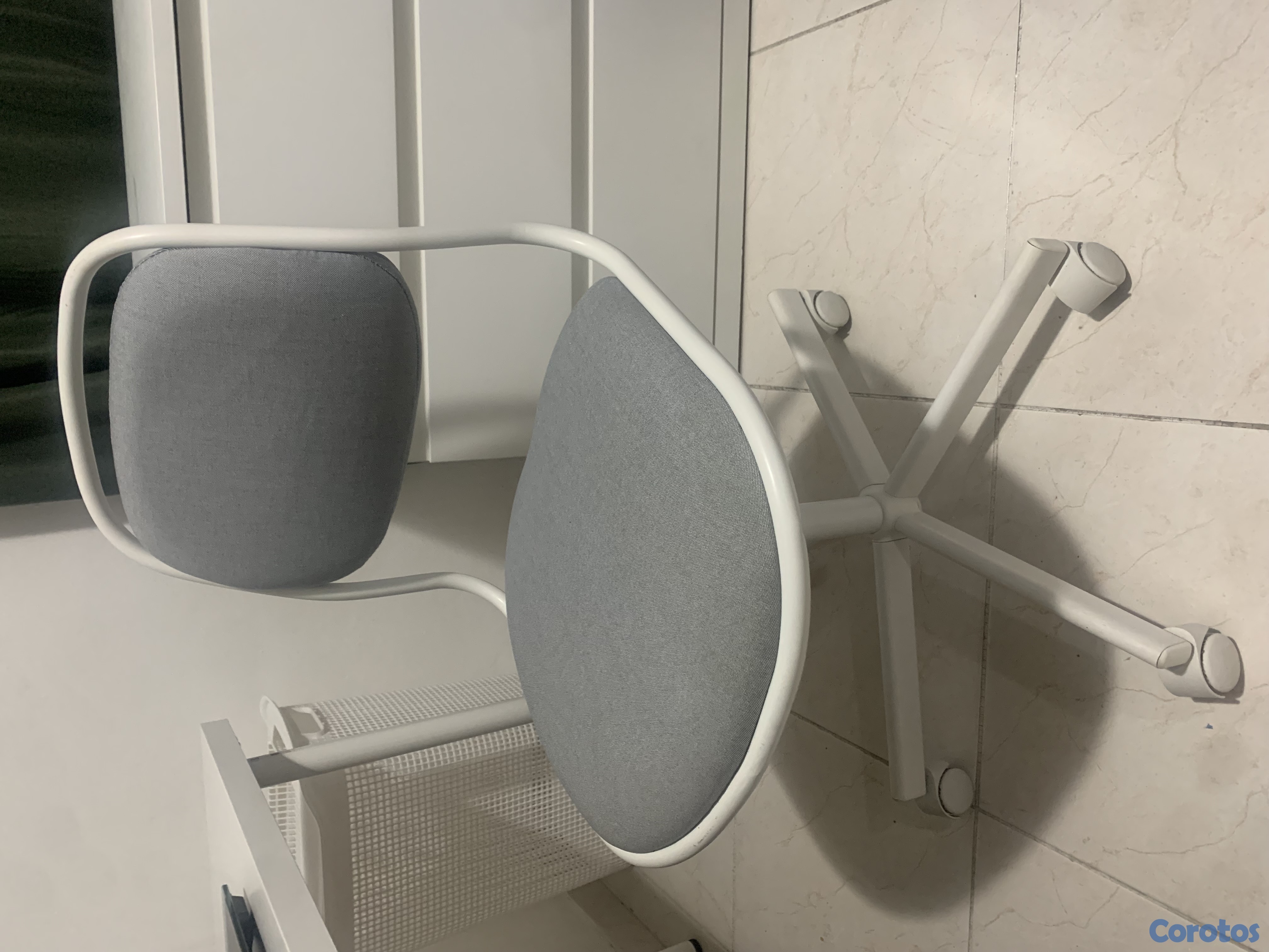 muebles y colchones - Escritorio con su silla 2