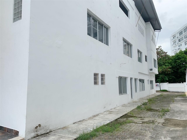 oficinas y locales comerciales - Local con espacio abierto 3 niveles 4