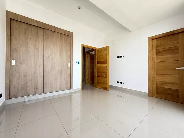 apartamentos - Apartamento  en el Renacimiento en la Enriquillo 5