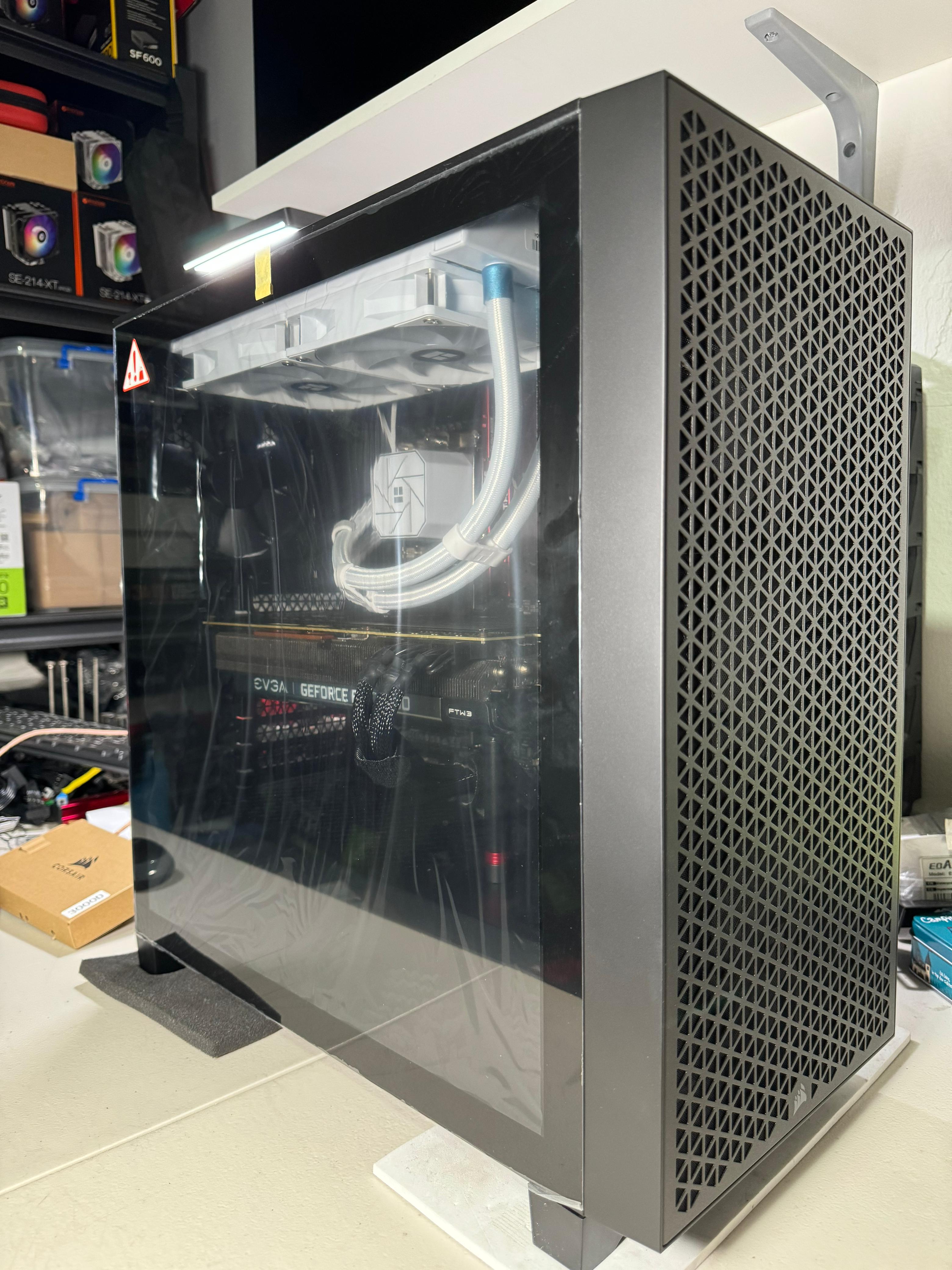 computadoras y laptops - CPU Core i9 13th, 32GB RAM, 1TB M2, NVidia RTX 4070, 360mm WaterCooler, Nueva 5